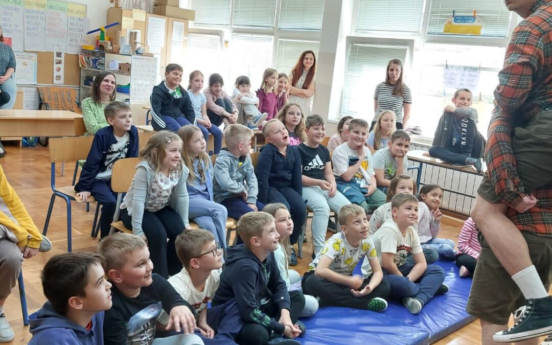 Gostovanje Teatra 002 s predstavom “Cicek i Micek”