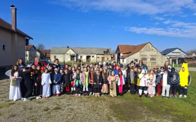 Maskirani, ali prepoznatljivo veseli!